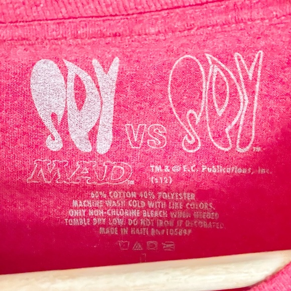 Vintage Rare MAD Spy vs Spy International Spy Museum Graphic Red T Shirt Adult L - Picture 5 of 6